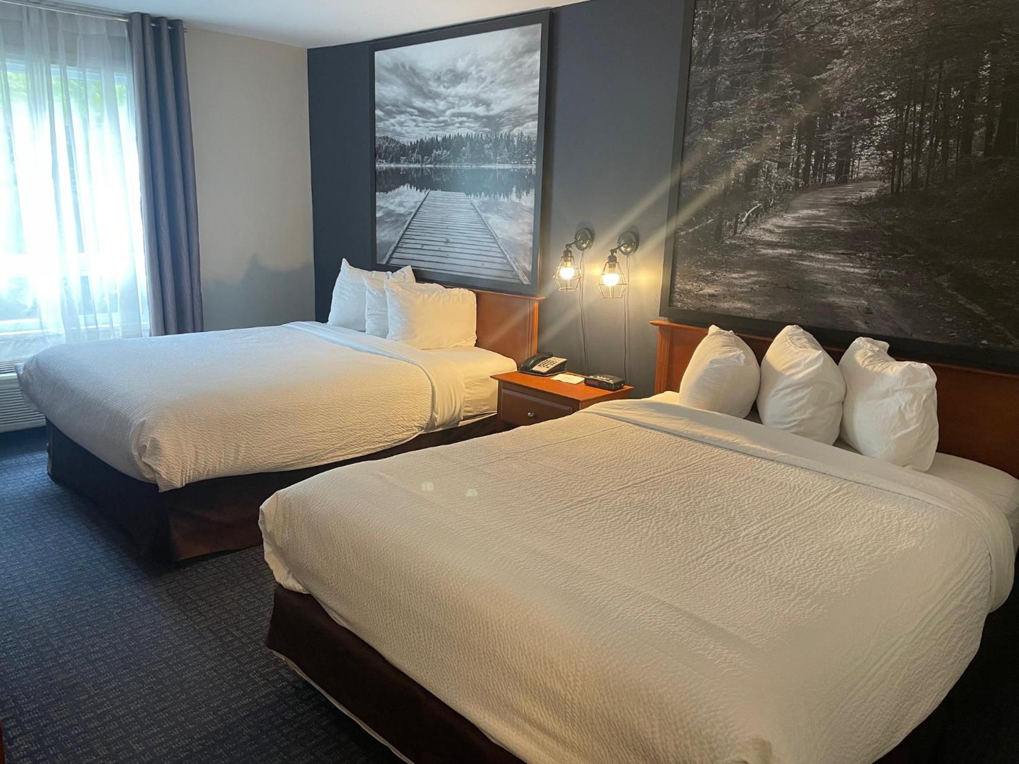 Super 8 By Wyndham Sainte Agathe Des Monts Hotel Exterior photo