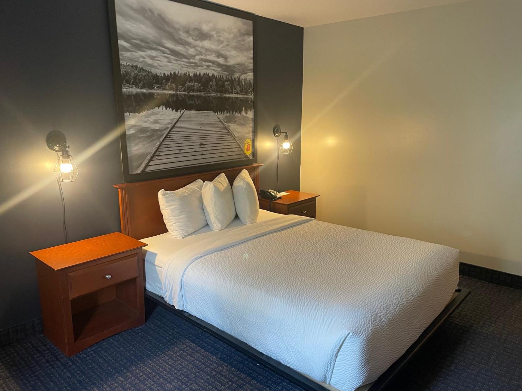 Super 8 By Wyndham Sainte Agathe Des Monts Hotel Exterior photo